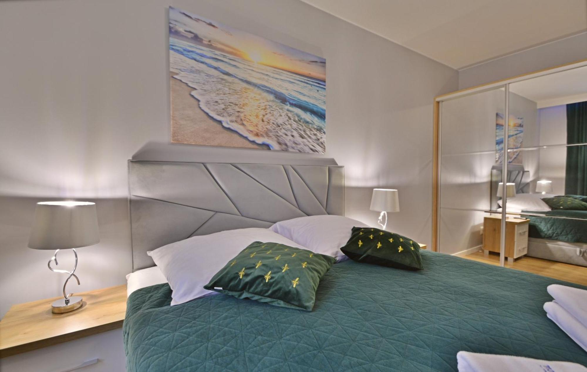 Sun Towers - Apartamenty Bryza - Apartamenty Z Parkingiem Swinoujscie Kültér fotó