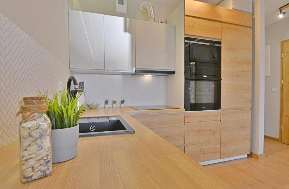 Sun Towers - Apartamenty Bryza - Apartamenty Z Parkingiem Swinoujscie Kültér fotó