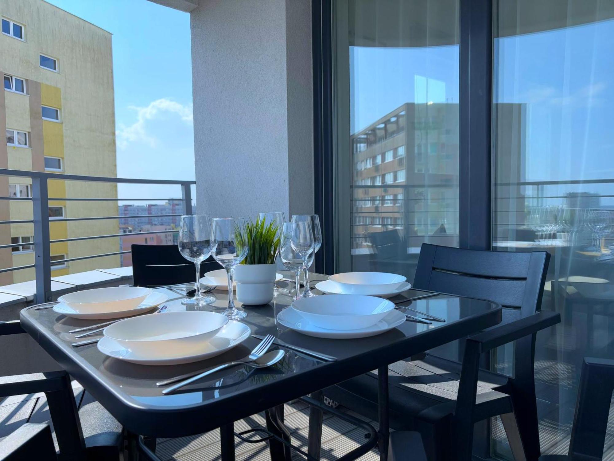 Sun Towers - Apartamenty Bryza - Apartamenty Z Parkingiem Swinoujscie Kültér fotó
