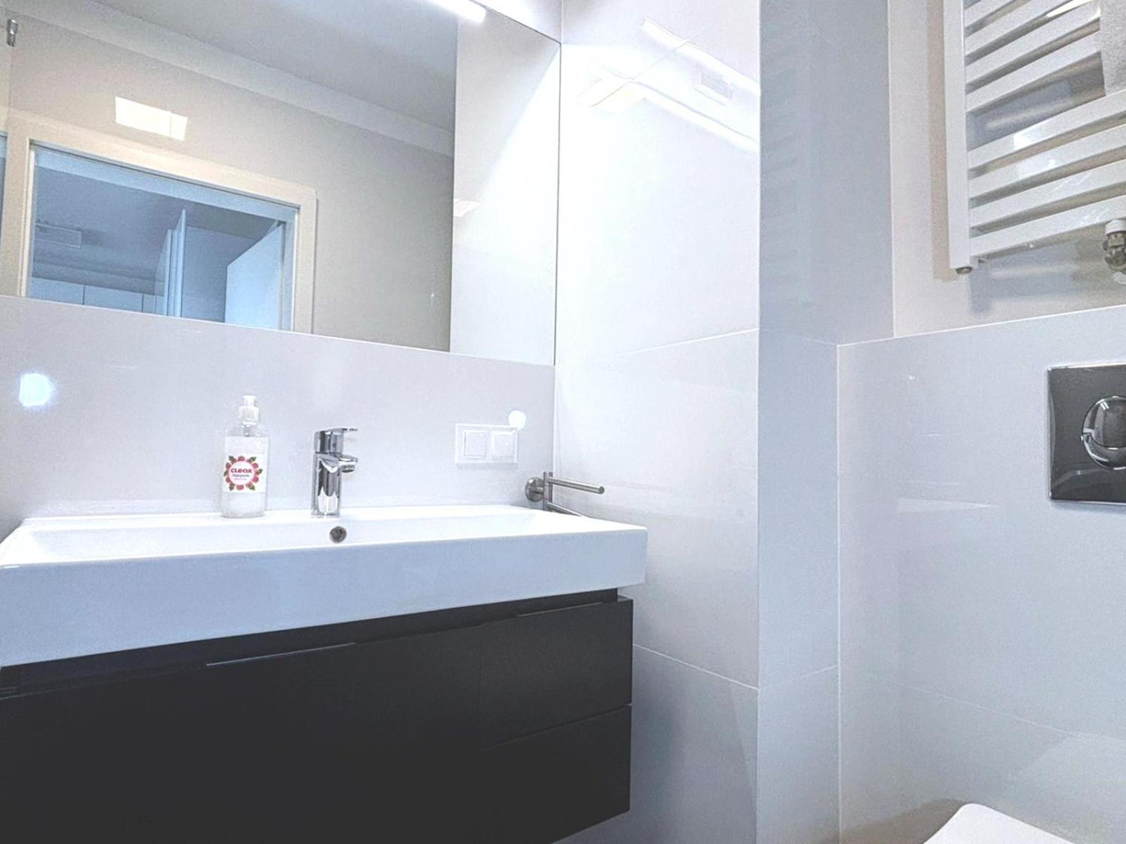 Sun Towers - Apartamenty Bryza - Apartamenty Z Parkingiem Swinoujscie Kültér fotó